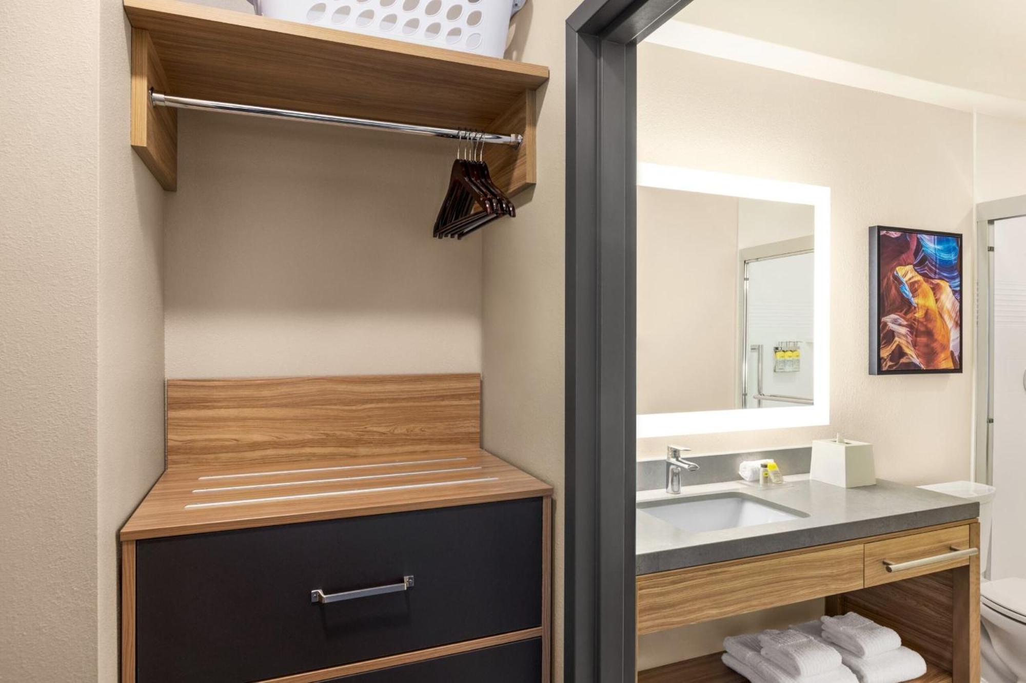 Candlewood Suites Miami - Doral By Ihg Tamiami Eksteriør bilde